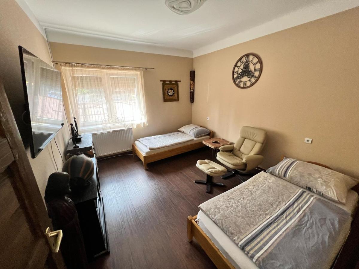 Feher Galamb Apartman Gyal Ngoại thất bức ảnh