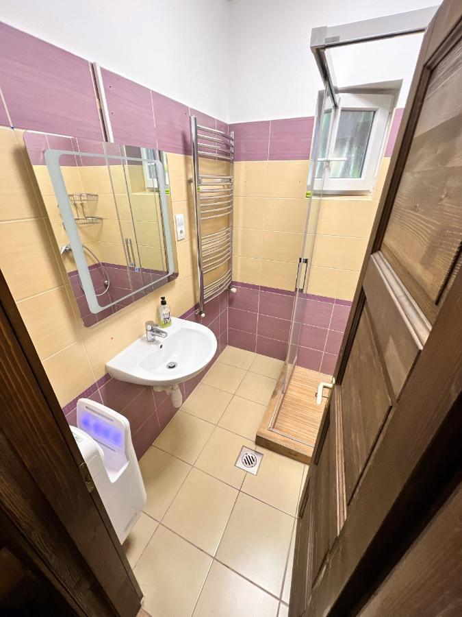 Feher Galamb Apartman Gyal Ngoại thất bức ảnh